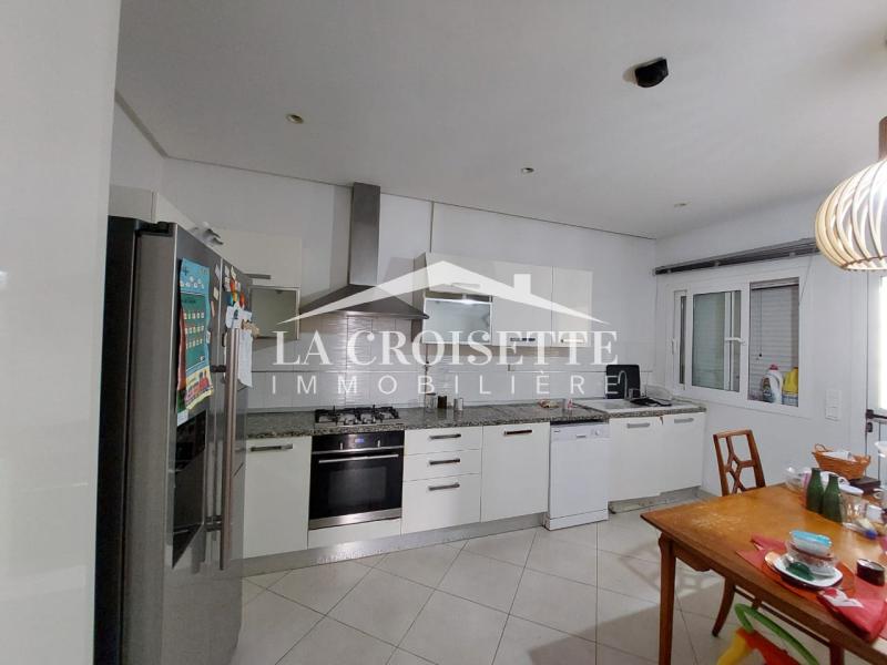 Villa S+3 vue sur mer à Gammarth